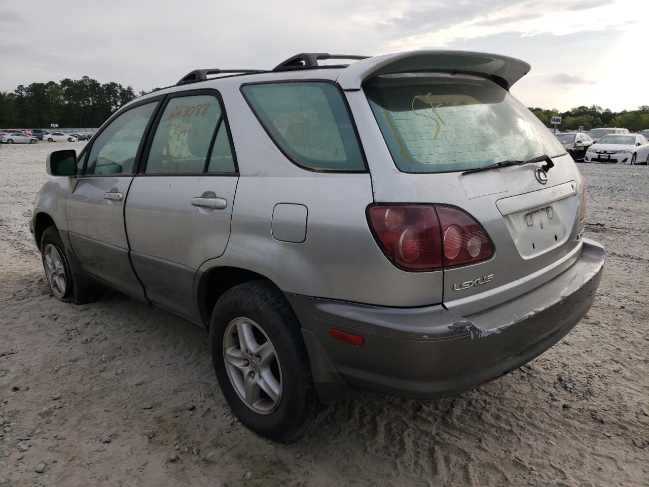 Photo 3 from auction – 2000 LEXUS RX 300 with VIN JT6HF10U5Y0158301