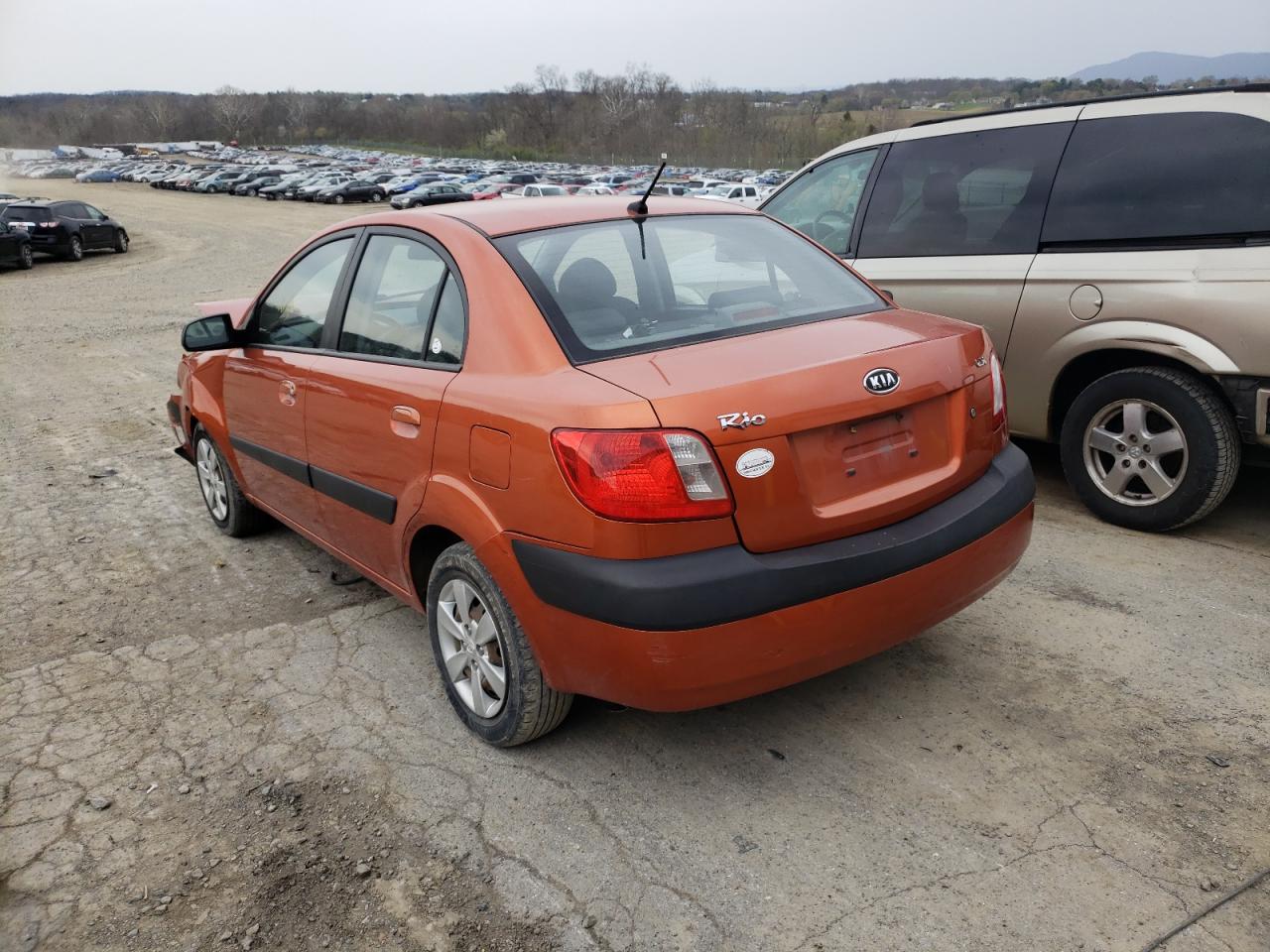 Photo 3 from auction – 2008 KIA RIO BASE with VIN KNADE123486382815