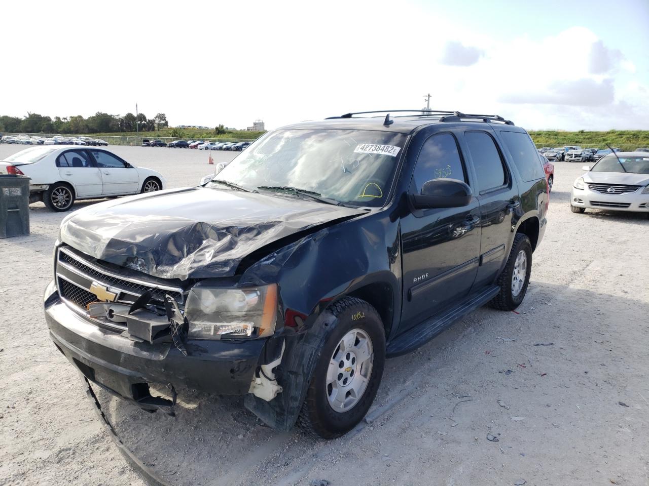Photo 2 from auction – 2011 CHEVROLET TAHOE C150 with VIN 1GNSCAE07BR387893