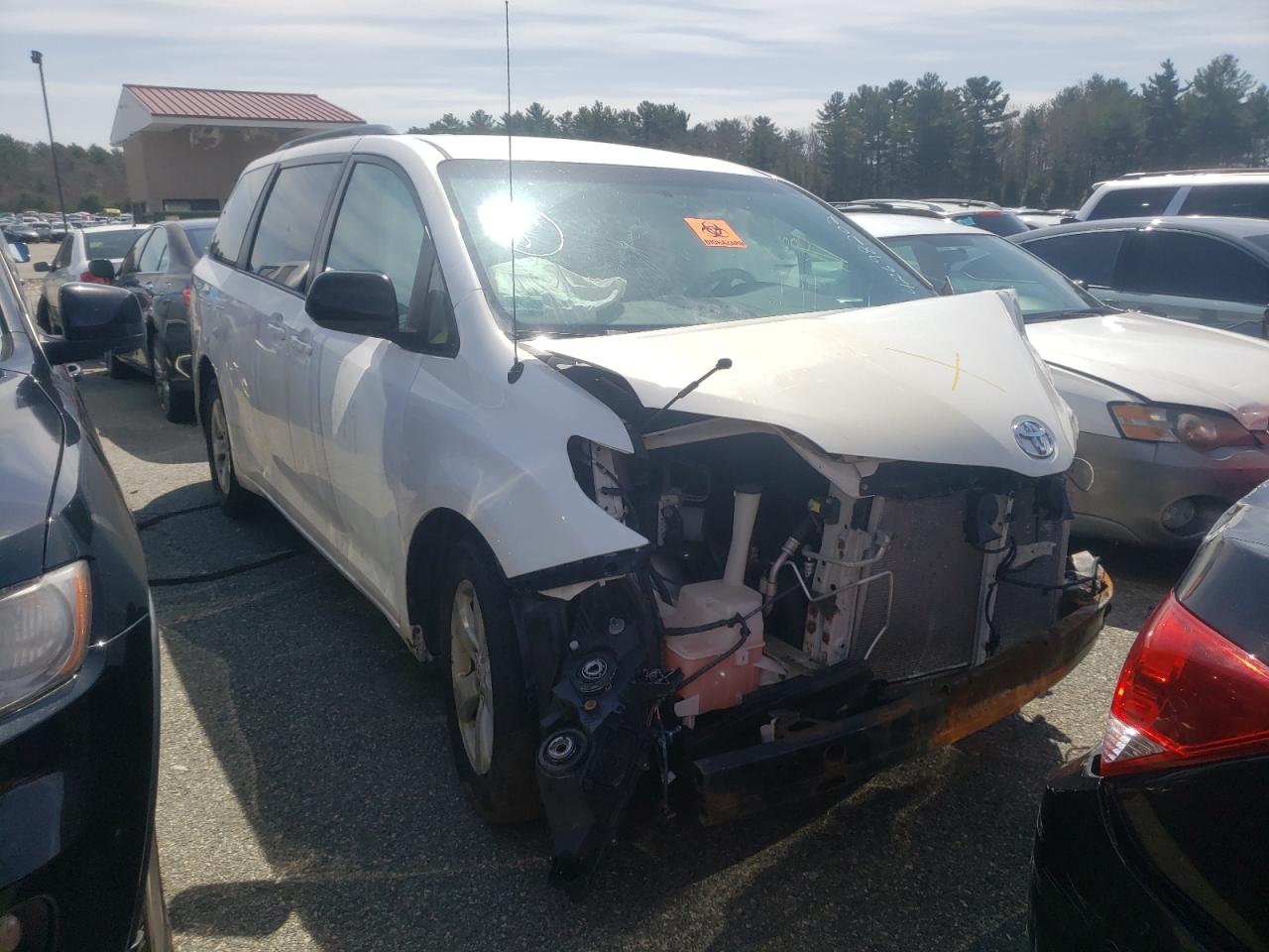TOYOTA SIENNA LE 2011 with VIN 5TDKK3DC8BS048712 - Photo from auction