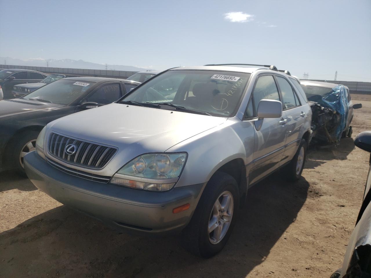 Photo 2 from auction – 2002 LEXUS RX 300 with VIN JTJGF10U420131504