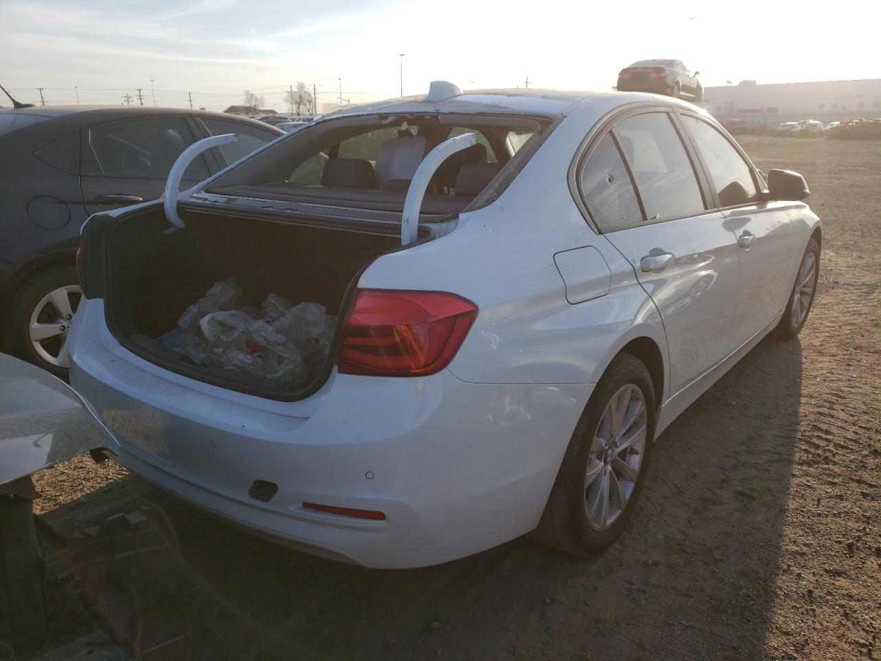 Photo 4 from auction – 2017 BMW 320 XI with VIN WBA8E5G52HNU42079