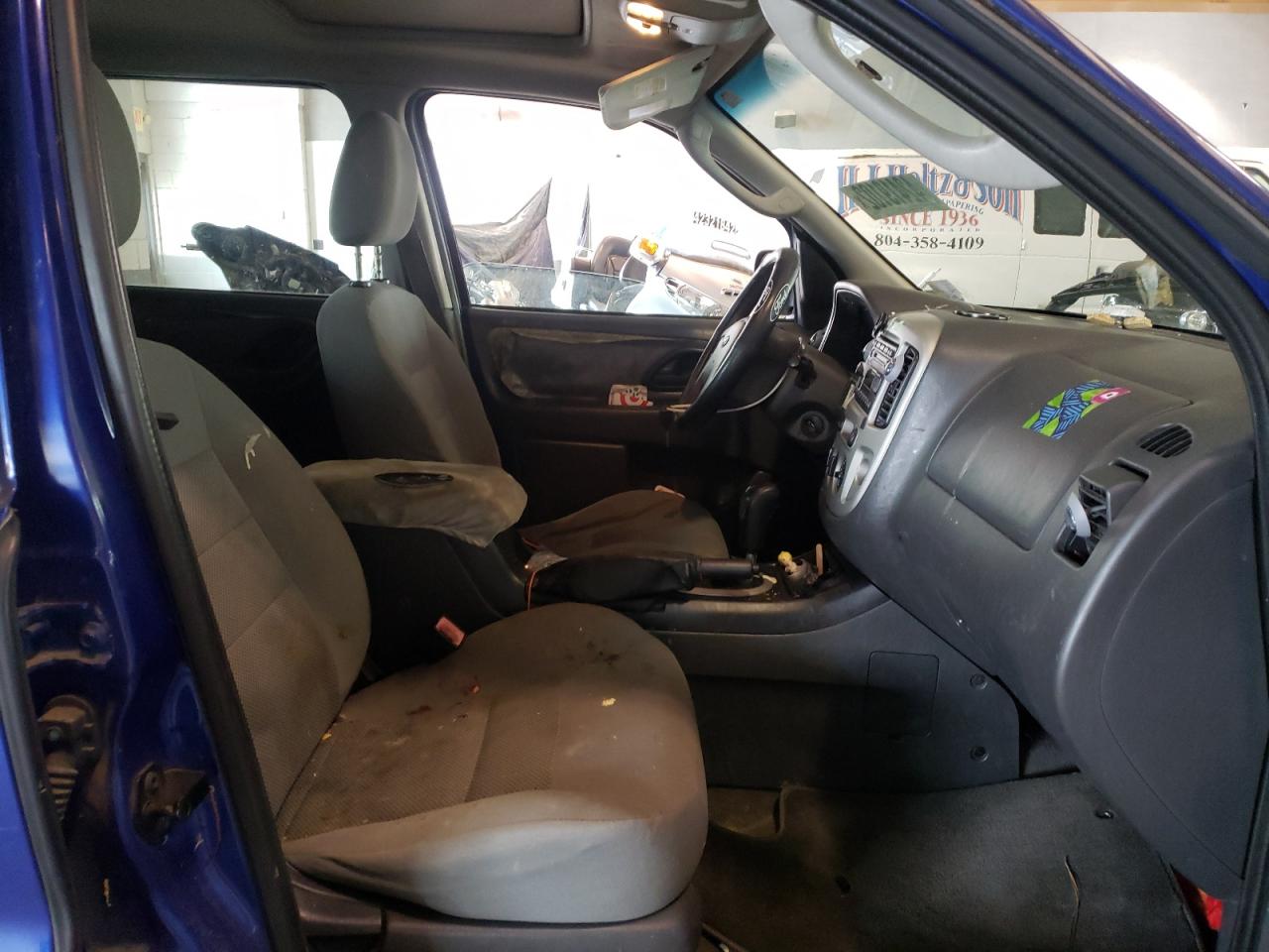 Photo 5 from auction – 2005 FORD ESCAPE XLT with VIN 1FMCU03195KB33174