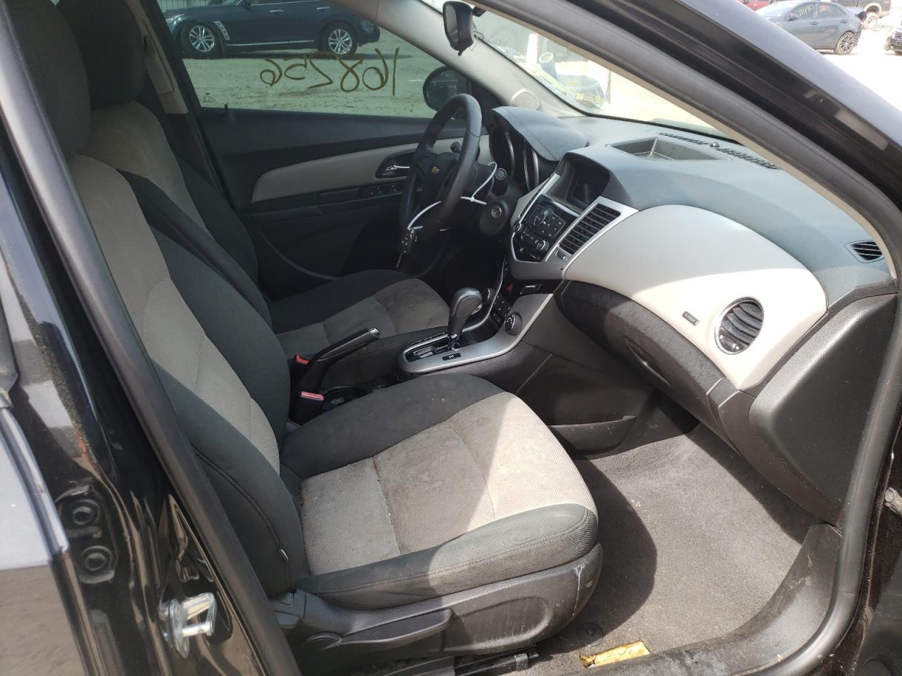 Photo 5 from auction – 2012 CHEVROLET CRUZE LS with VIN 1G1PC5SH0C7181014