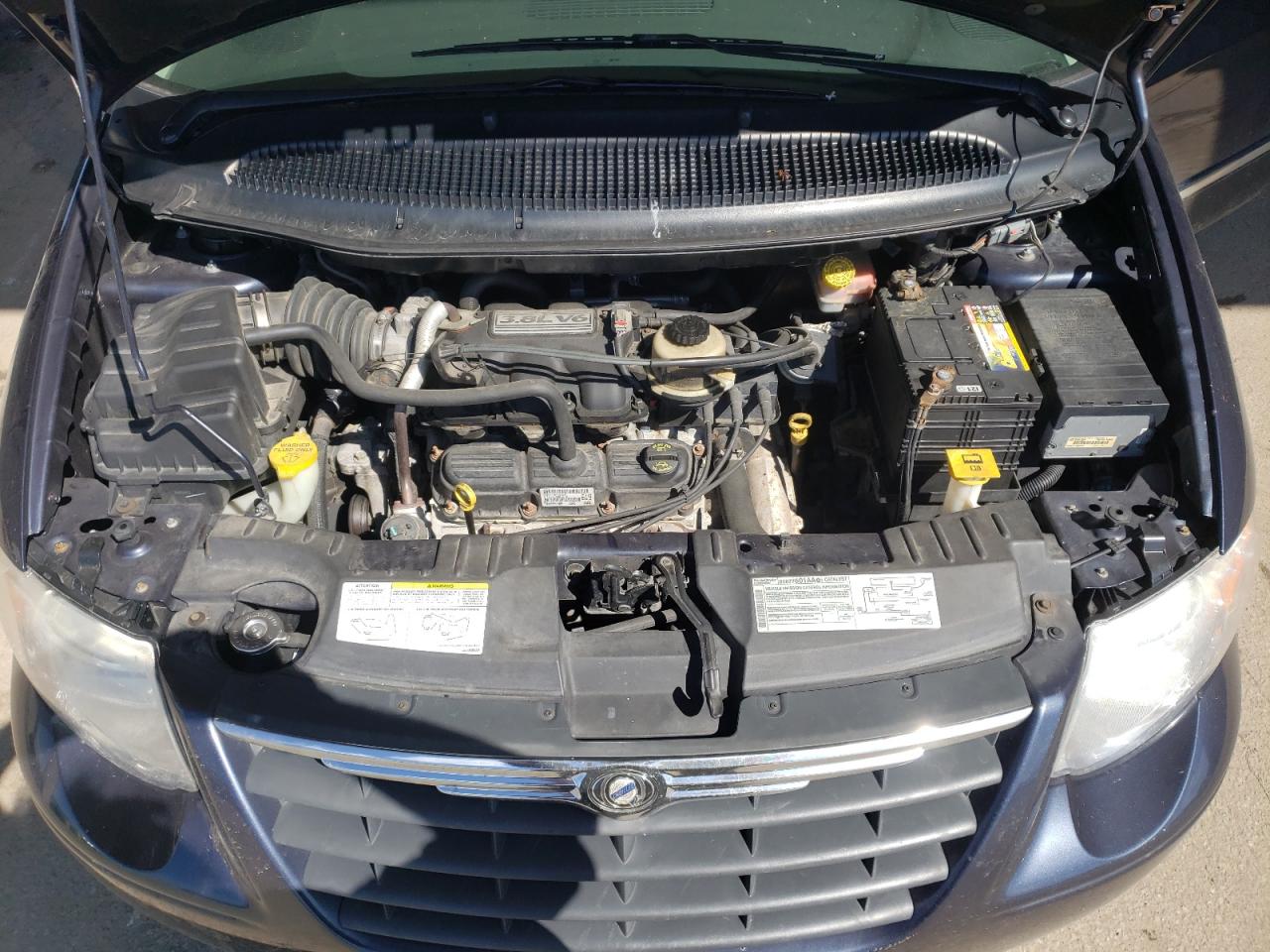 Photo 7 from auction – 2007 CHRYSLER TOWN & COU with VIN 2A4GP54L37R109817
