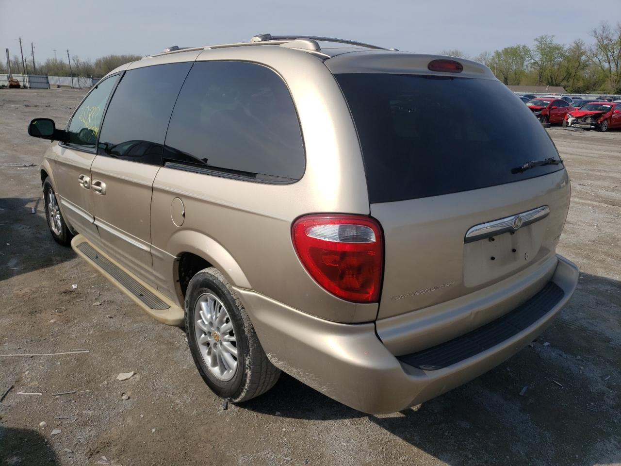 Photo 3 from auction – 2002 CHRYSLER TOWN & COU with VIN 2C8GP64L62R797282