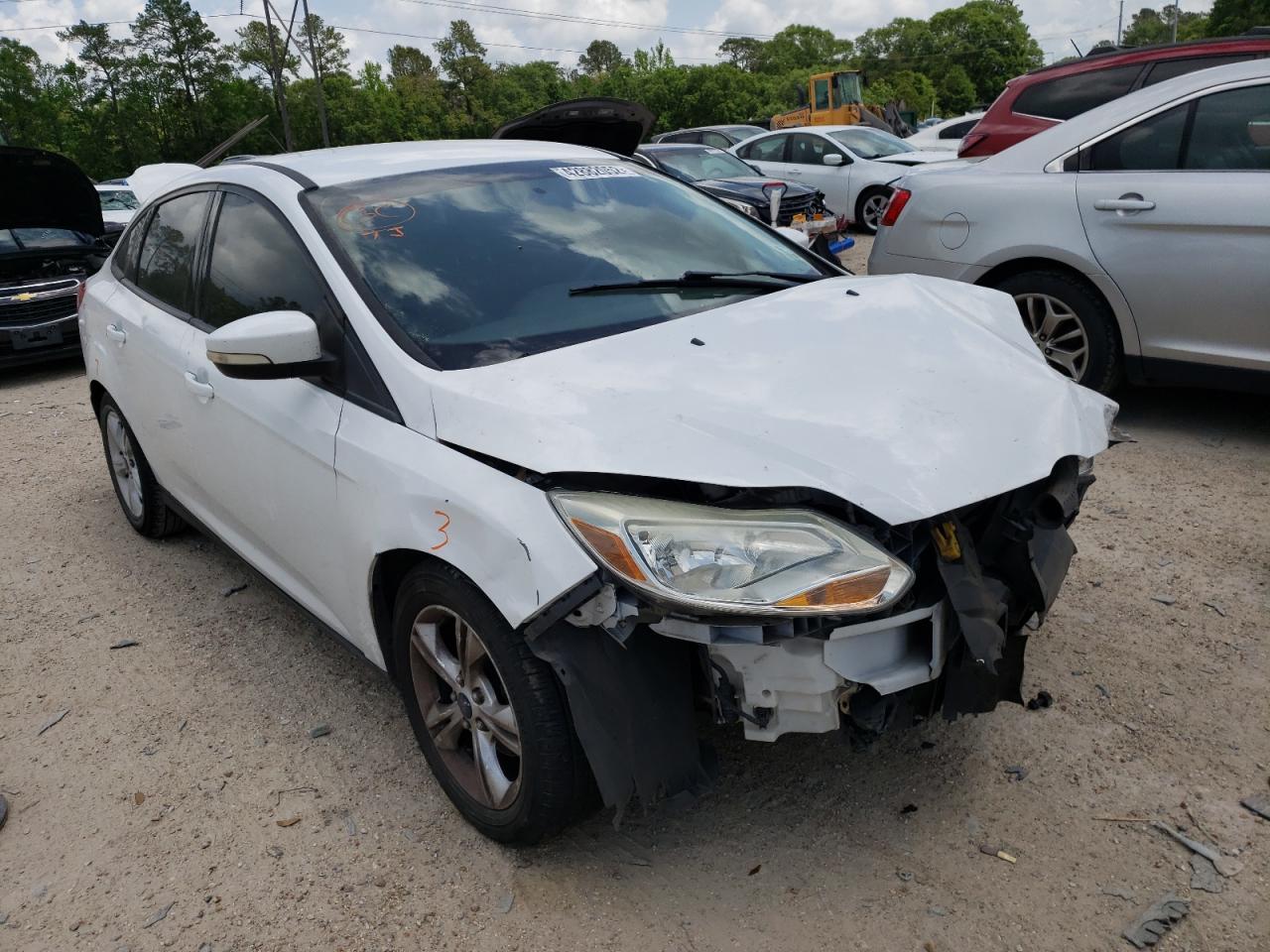 FORD FOCUS SE 2014 with VIN 1FADP3F29EL417250 - Photo from auction