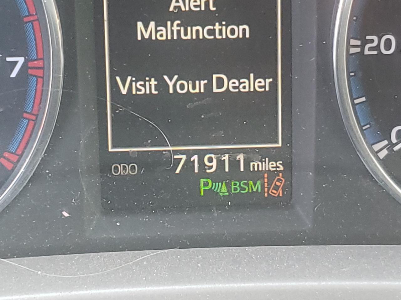 Photo 8 from auction – 2017 TOYOTA RAV4 LIMIT with VIN 2T3DFREVXHW543727