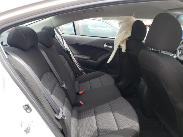 Photo 6 from auction – 2017 KIA FORTE LX with VIN 3KPFK4A75HE027897