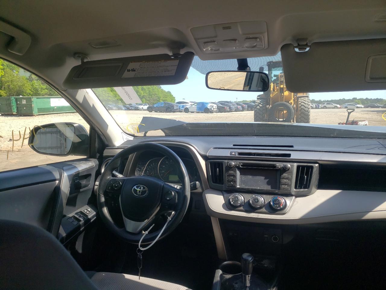 Photo 9 from auction – 2014 TOYOTA RAV4 LE with VIN JTMZFREV8EJ000232