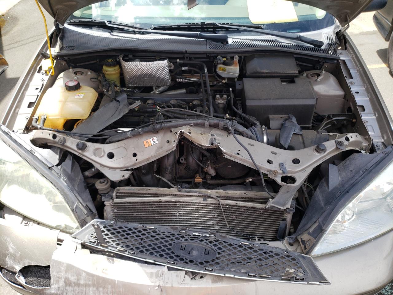 Photo 7 from auction – 2005 FORD FOCUS ZX4 with VIN 1FAFP34N25W209795