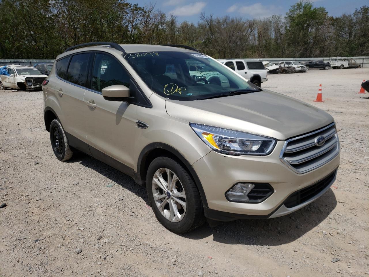 FORD ESCAPE SE 2018 with VIN 1FMCU0GD4JUC58098 - Photo from auction