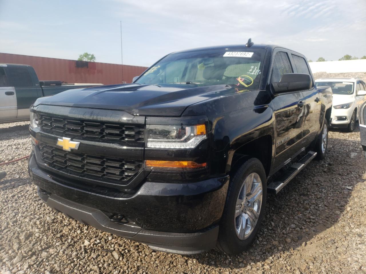 Photo 2 from auction – 2018 CHEVROLET SILVERADO with VIN 3GCPCPEC0JG572734