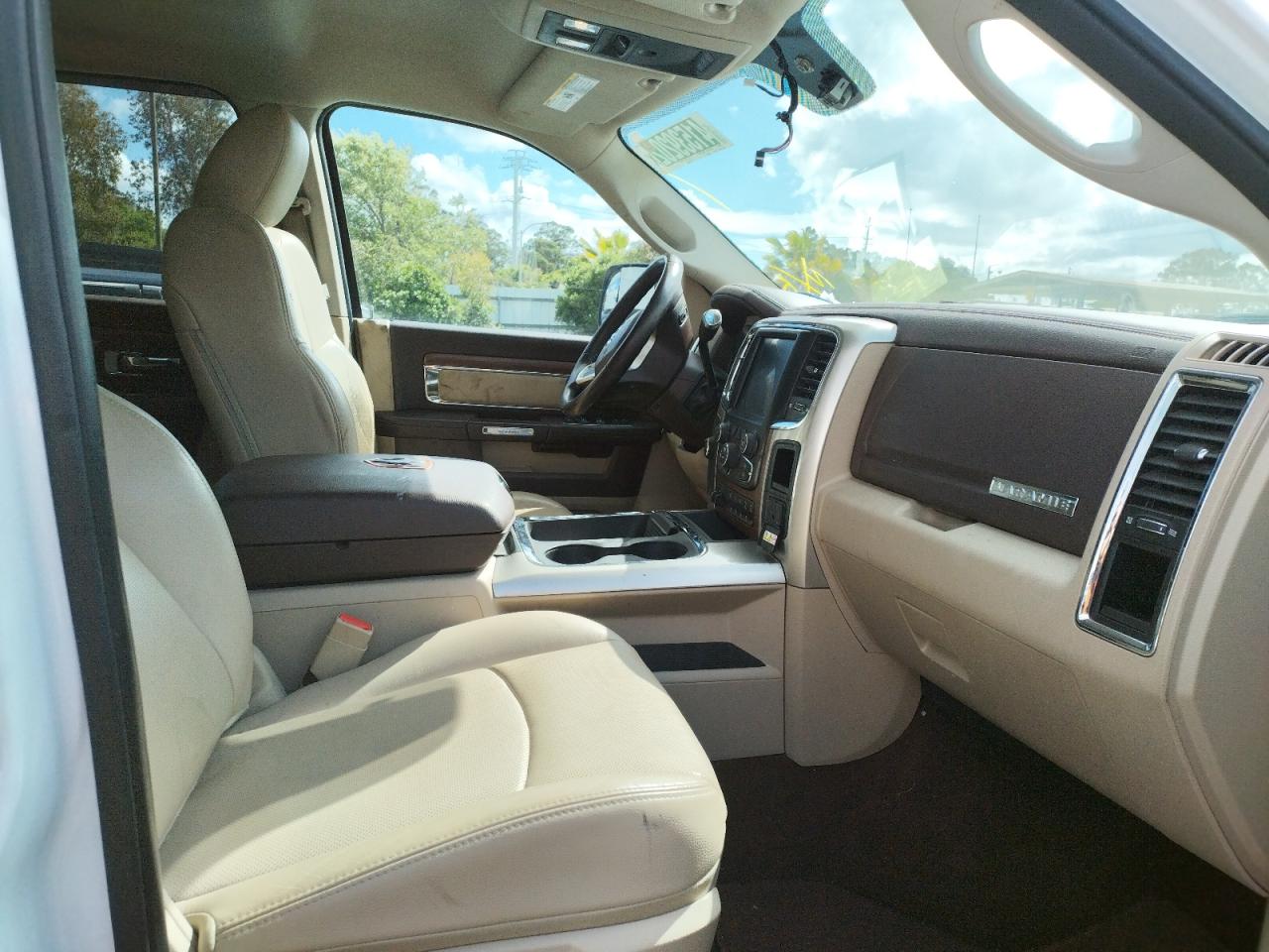 Photo 5 from auction – 2016 RAM 2500 LARAM with VIN 3C6UR5KL6GG178584