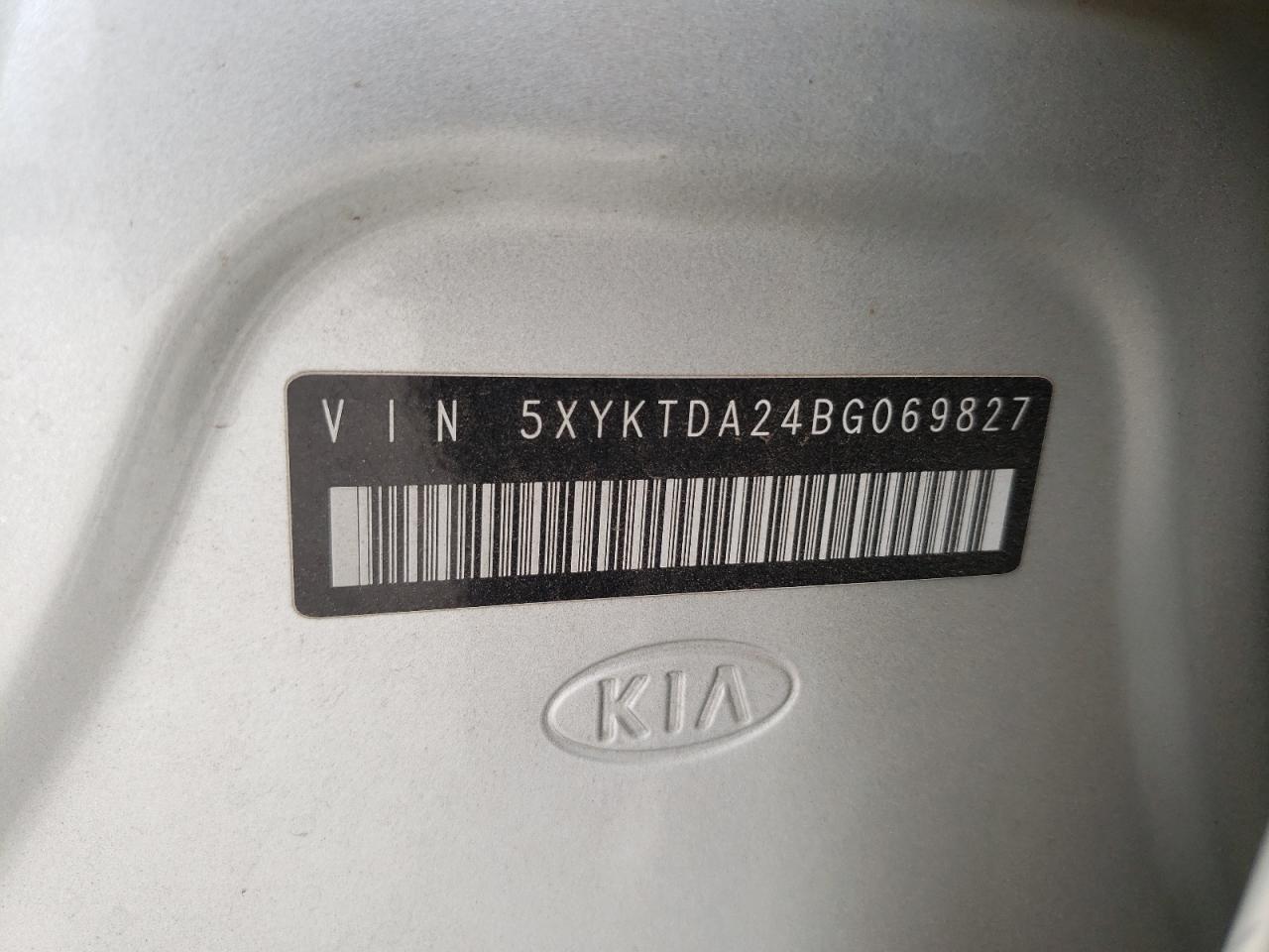 Photo 10 from auction – 2011 KIA SORENTO BA with VIN 5XYKTDA24BG069827