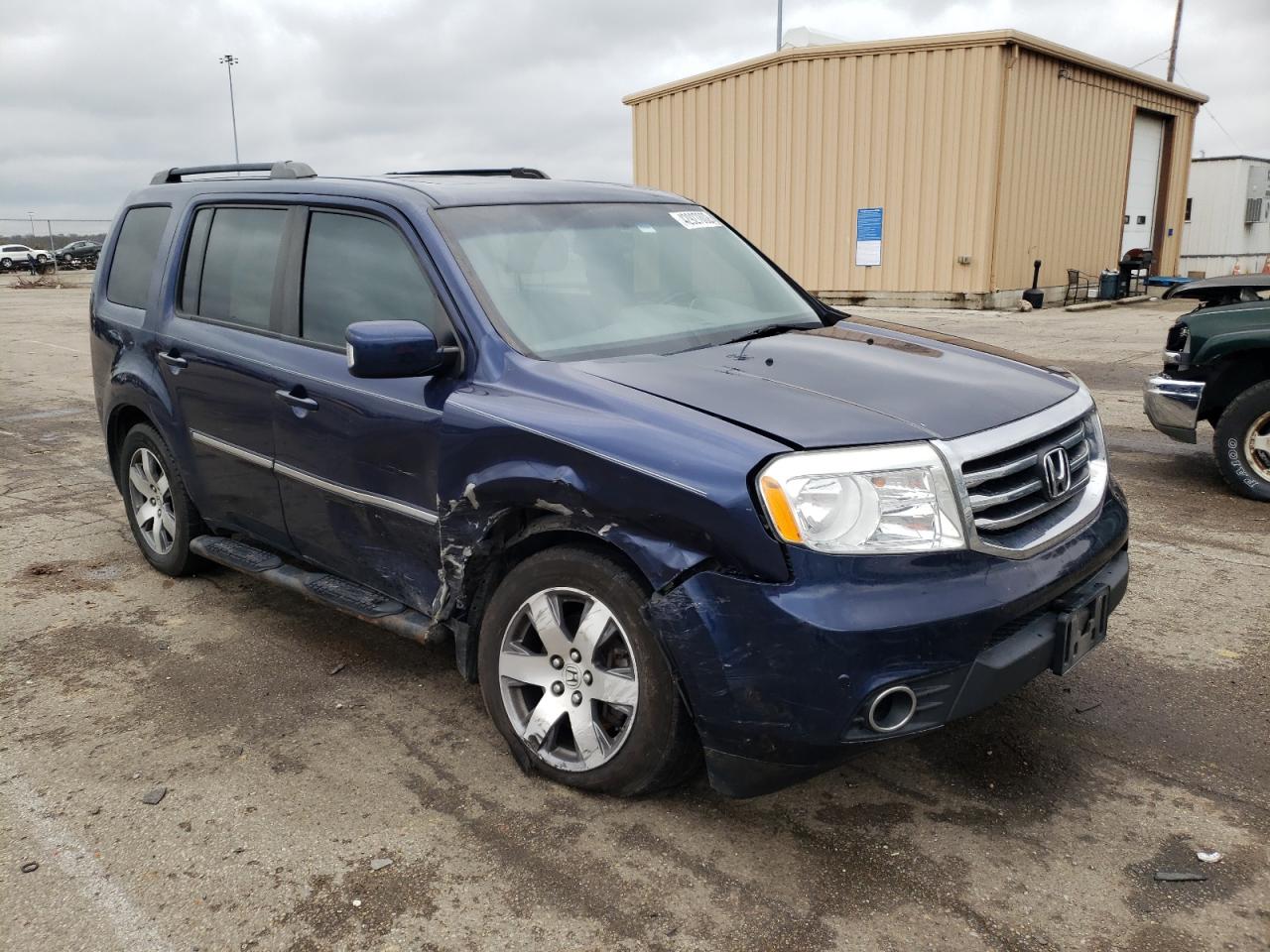 HONDA PILOT TOUR 2014 with VIN 5FNYF3H93EB013002 - Photo from auction
