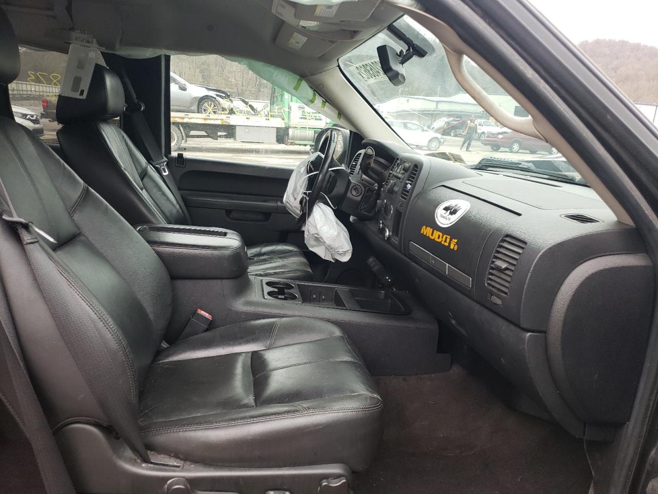 Photo 5 from auction – 2011 GMC SIERRA K15 with VIN 1GTR2VE39BZ317713