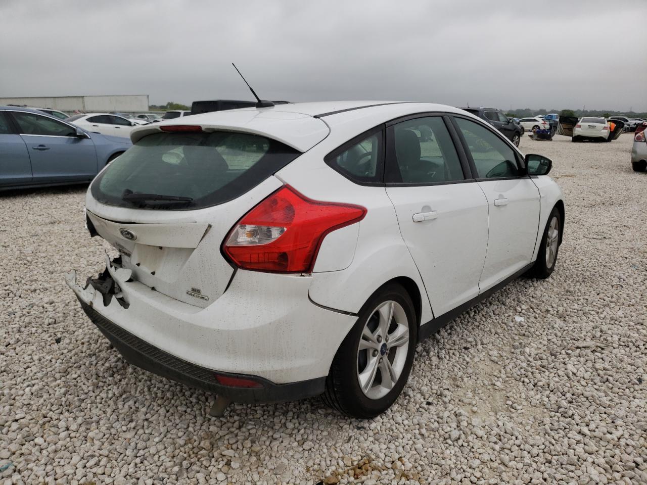 Photo 4 from auction – 2014 FORD FOCUS SE with VIN 1FADP3K21EL224046