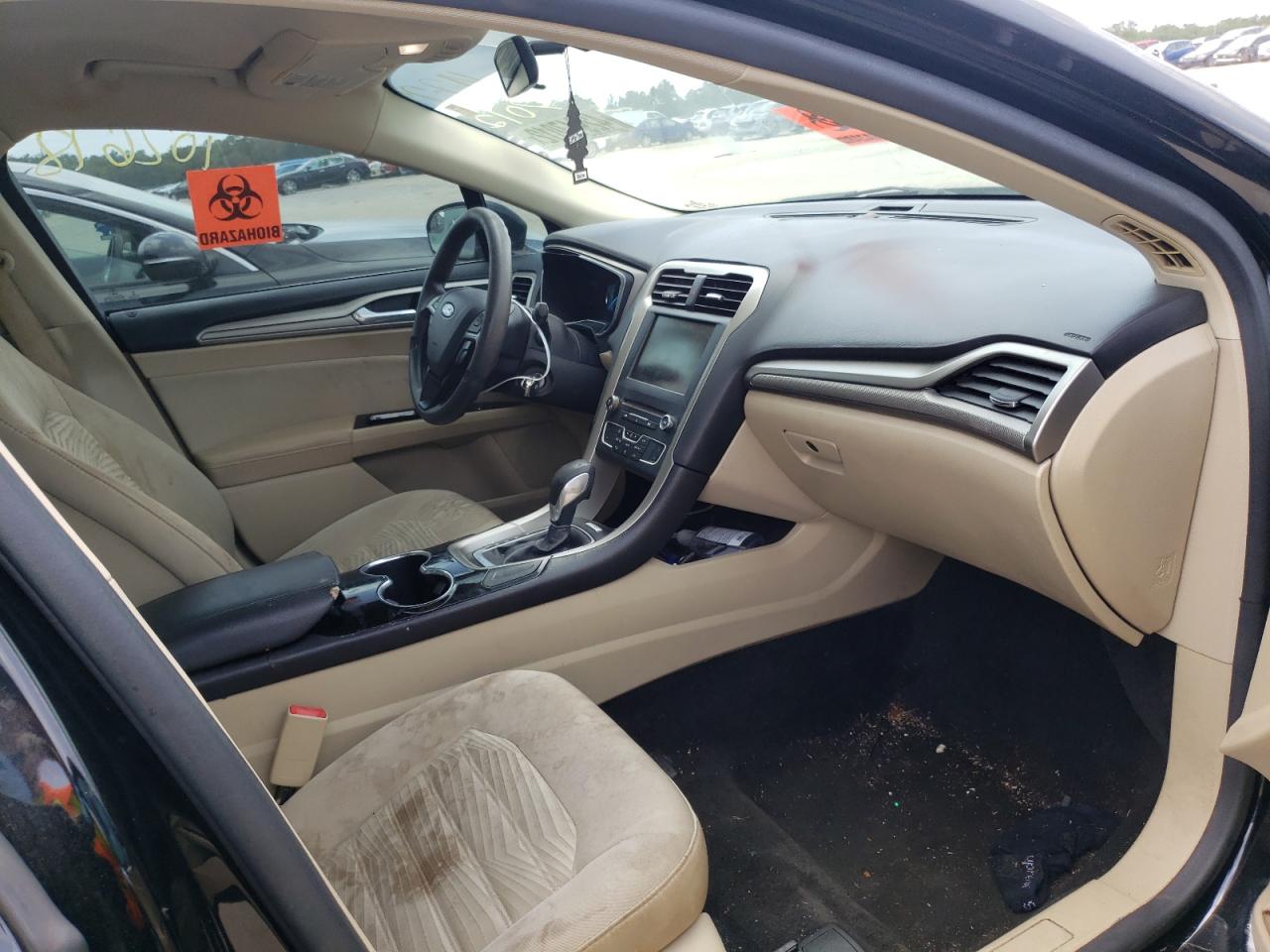 Photo 5 from auction – 2016 FORD FUSION SE with VIN 3FA6P0H72GR170223