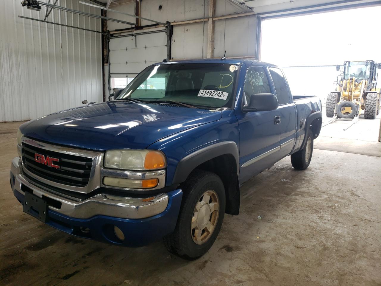 Photo 2 from auction – 2004 GMC NEW SIERRA with VIN 2GTEK19TX41275548