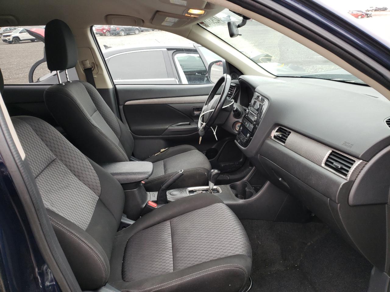 صورة رقم 5 من المزاد - 2015 MITSUBISHI OUTLANDER مع VIN JA4AD2A32FZ007558