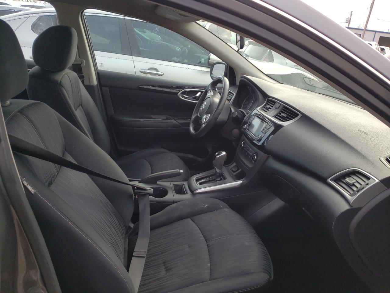 Photo 5 from auction – 2017 NISSAN SENTRA S with VIN 3N1AB7AP9HL649977