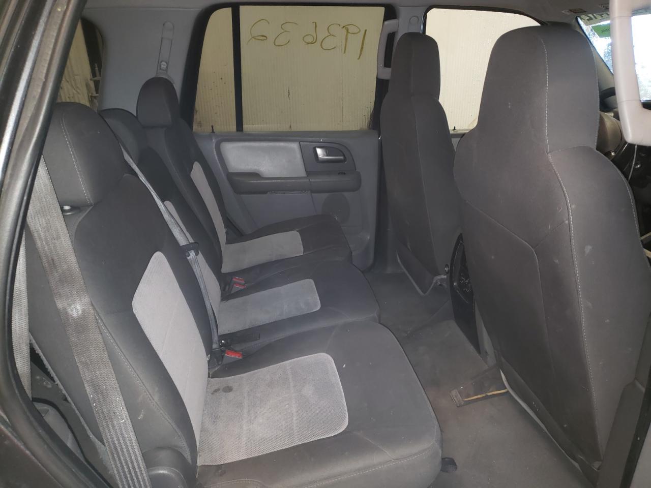 صورة رقم 6 من المزاد - 2004 FORD EXPEDITION مع VIN 1FMPU16L74LA32177