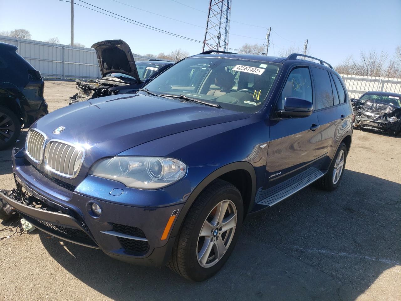 Photo 2 from auction – 2012 BMW X5 XDRIVE3 with VIN 5UXZW0C57CL664259