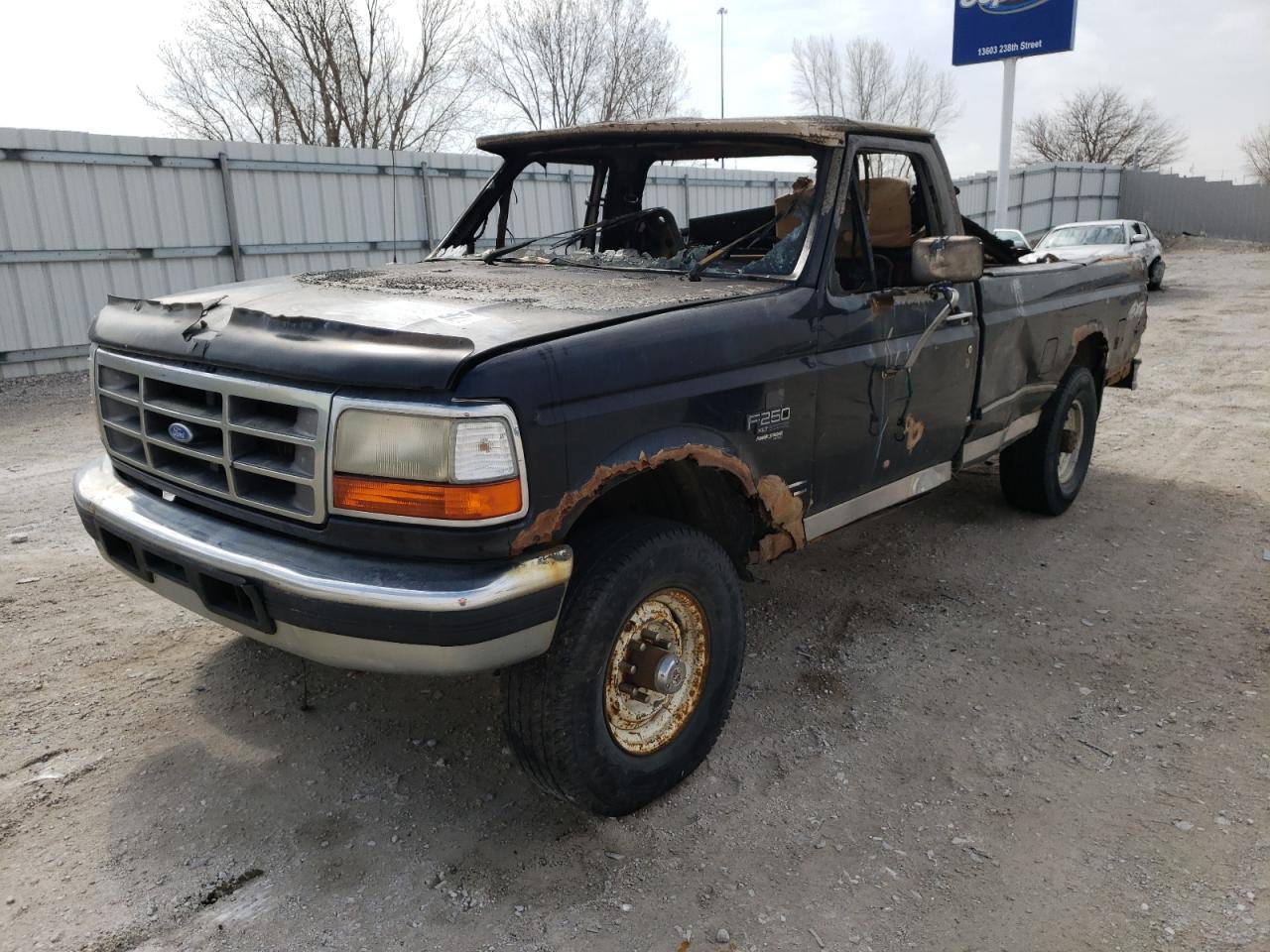 Photo 2 from auction – 1996 FORD F250 with VIN 1FTHF26F9TEA85355