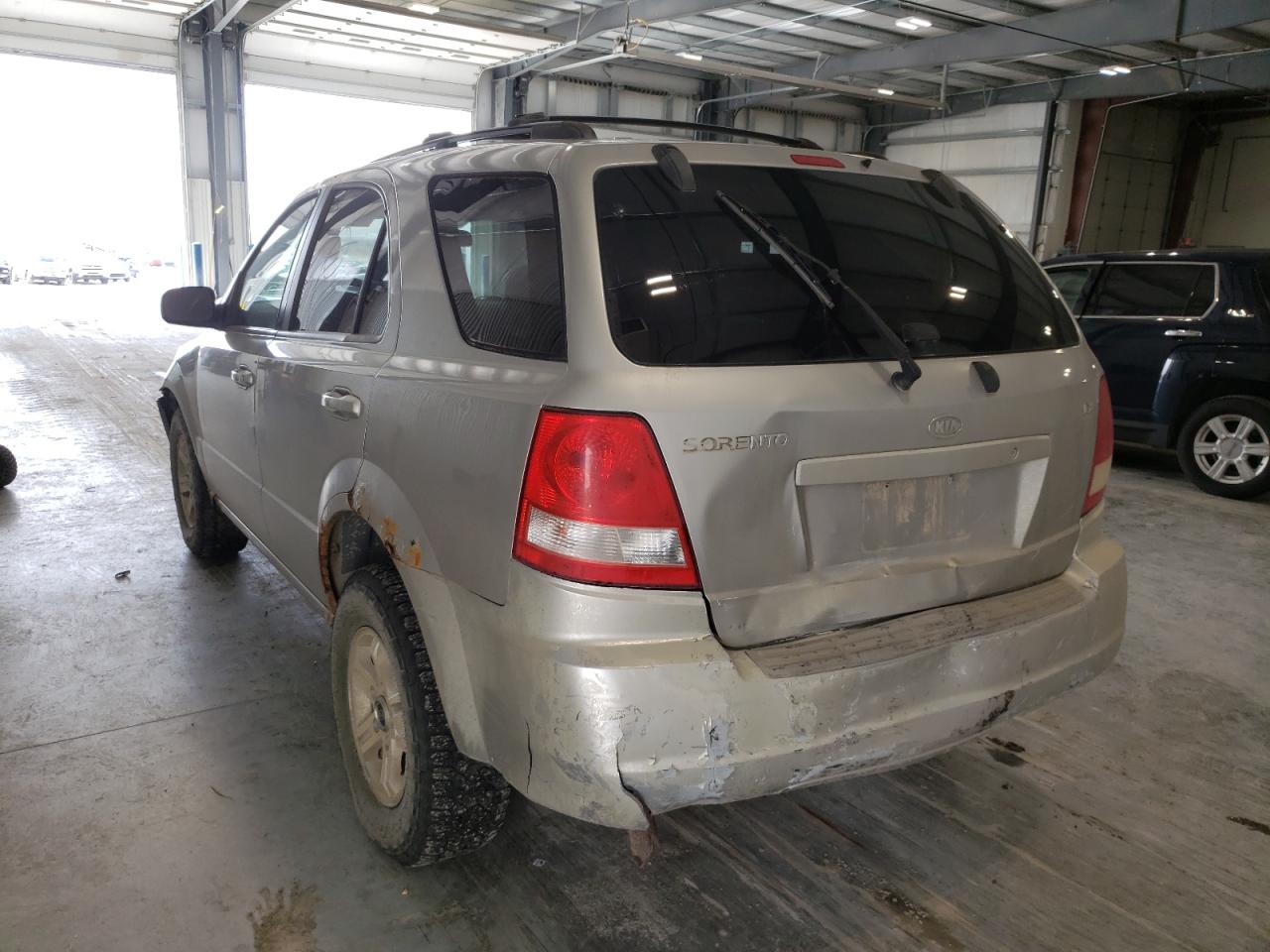 Photo 3 from auction – 2003 KIA SORENTO EX with VIN KNDJC733235092102
