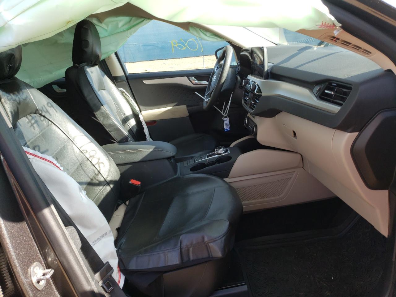 Photo 5 from auction – 2020 FORD ESCAPE SE with VIN 1FMCU9G66LUC75333