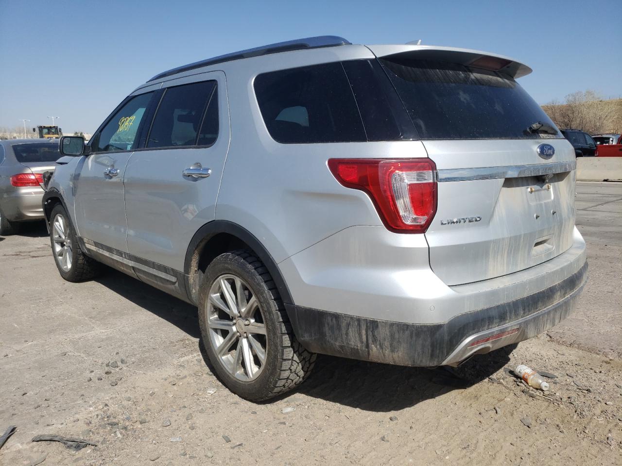 Photo 3 from auction – 2017 FORD EXPLORER L with VIN 1FM5K8F82HGC93863