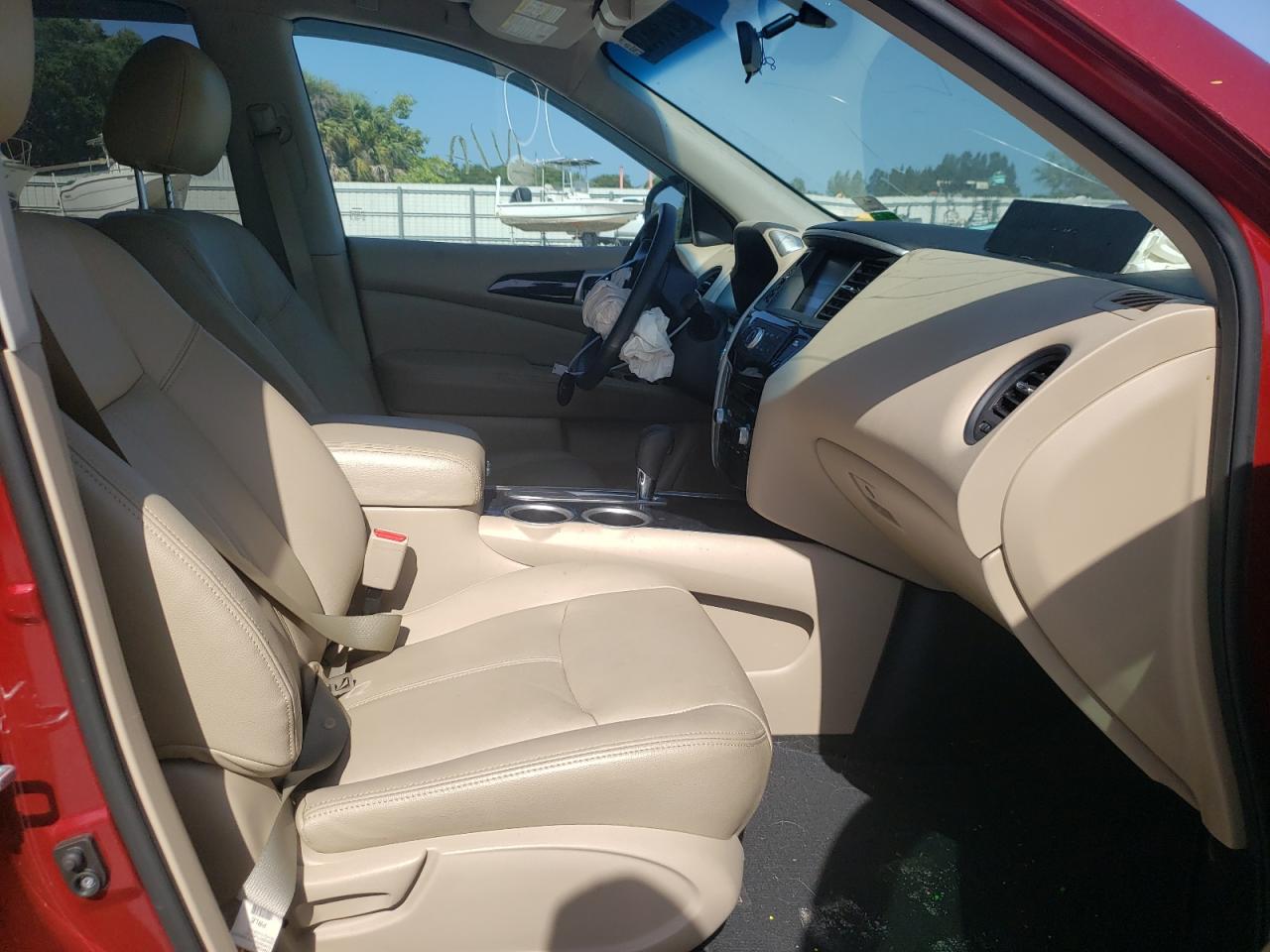 Photo 5 from auction – 2016 NISSAN PATHFINDER with VIN 5N1AR2MN4GC613822