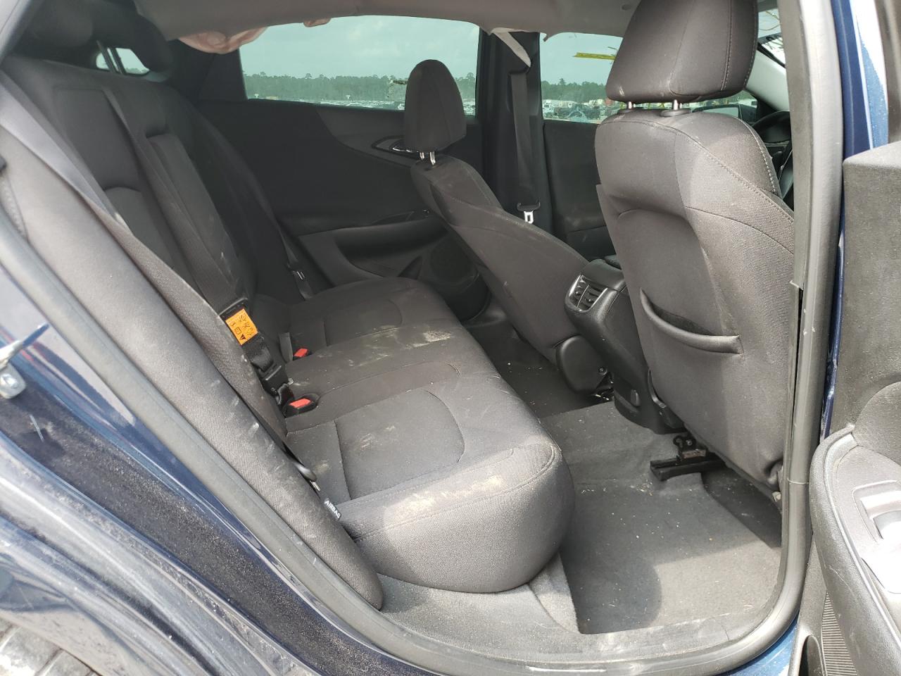 Photo 6 from auction – 2019 CHEVROLET MALIBU LT with VIN 1G1ZD5ST4KF140979