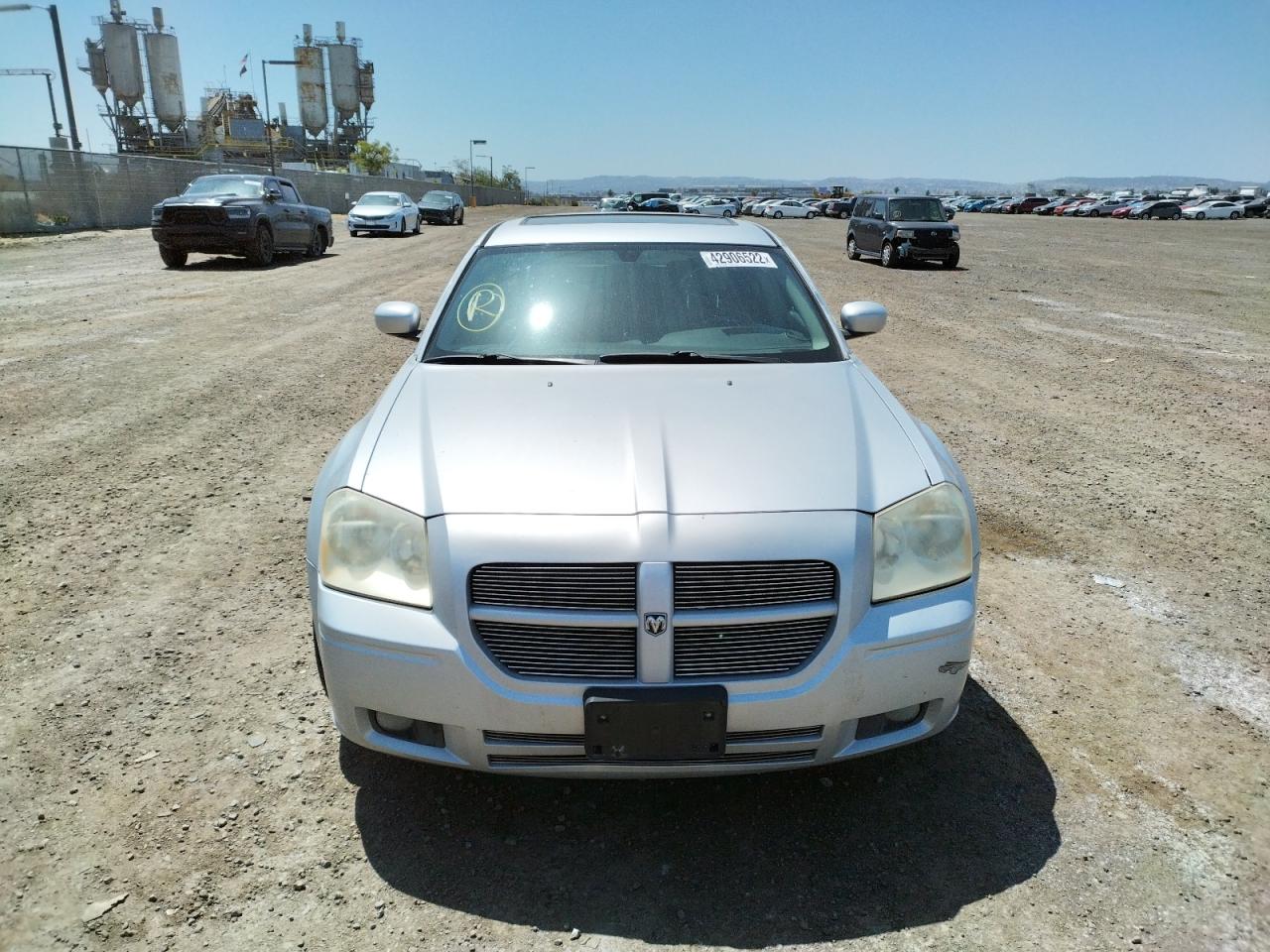 Photo 9 from auction – 2005 DODGE MAGNUM R/T with VIN 2D8GV58275H618973