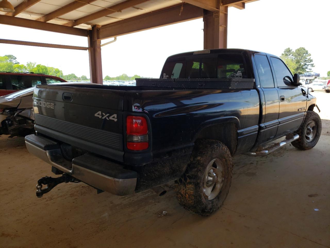 Photo 4 from auction – 1999 DODGE RAM 1500 with VIN 3B7HF13Z3XG194045