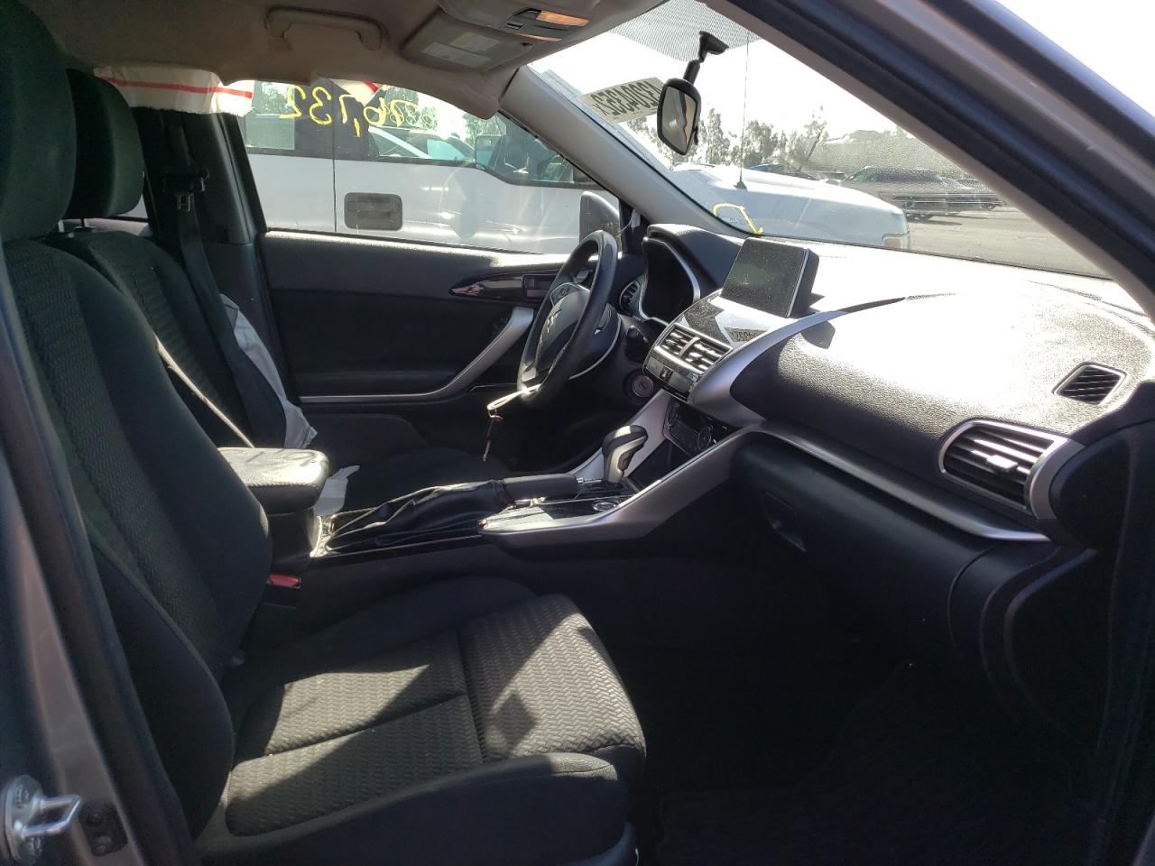 Photo 19 from auction – 2019 MITSUBISHI ECLIPSE CR with VIN JA4AT4AA3KZ000531