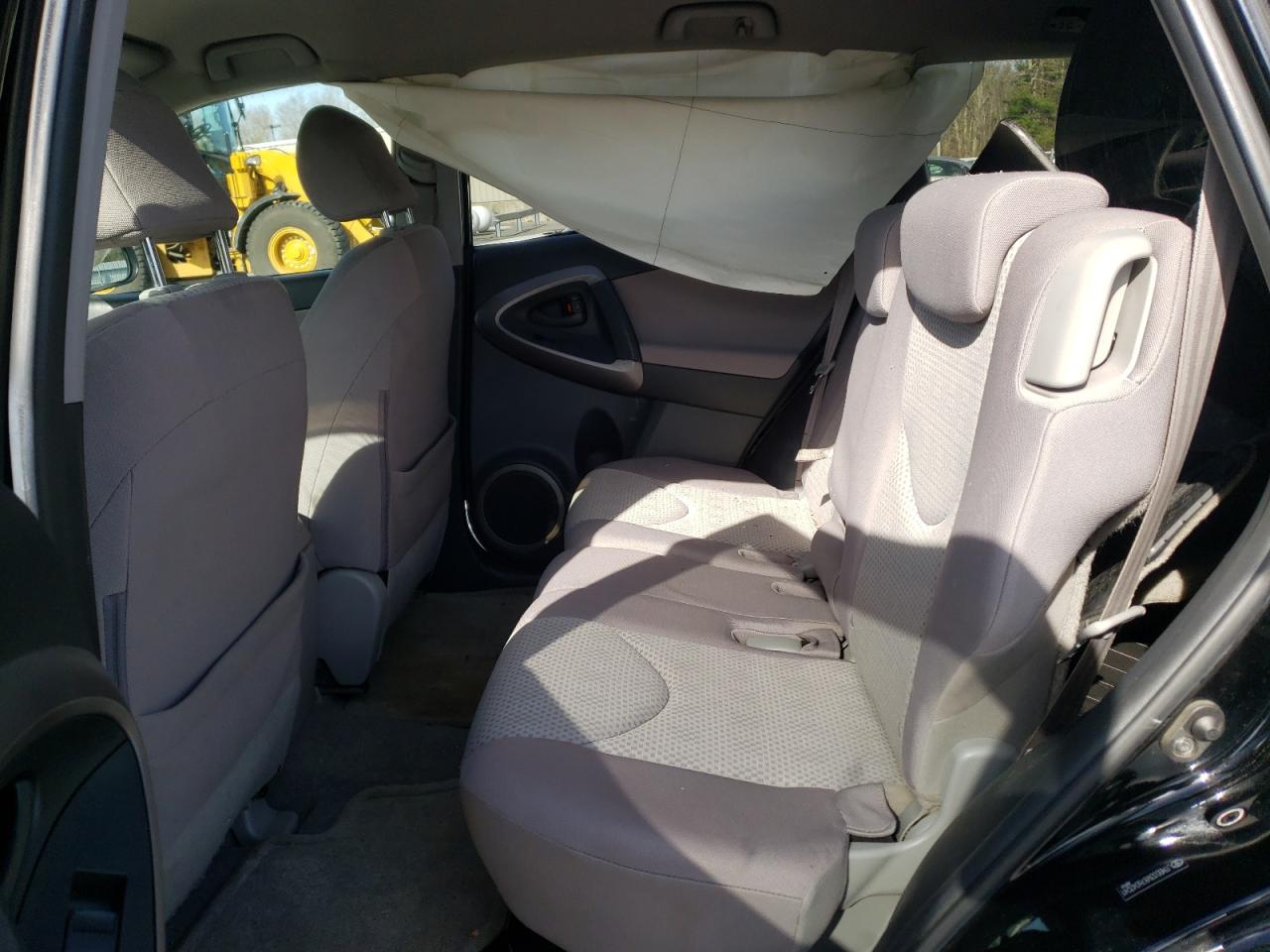 Photo 6 from auction – 2007 TOYOTA RAV4 with VIN JTMBD33V876043241