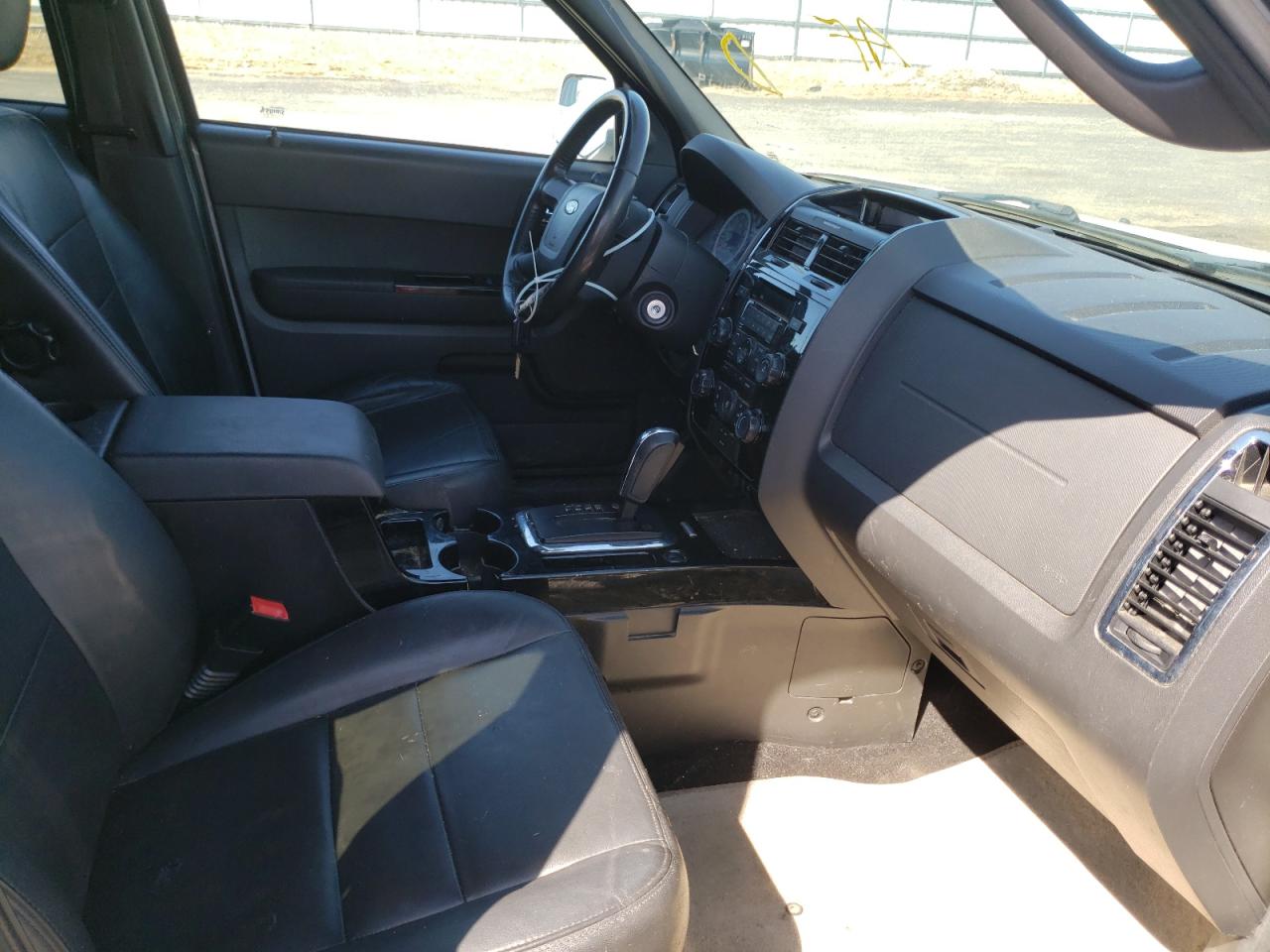 Photo 5 from auction – 2011 FORD ESCAPE LIM with VIN 1FMCU9EG9BKB29577