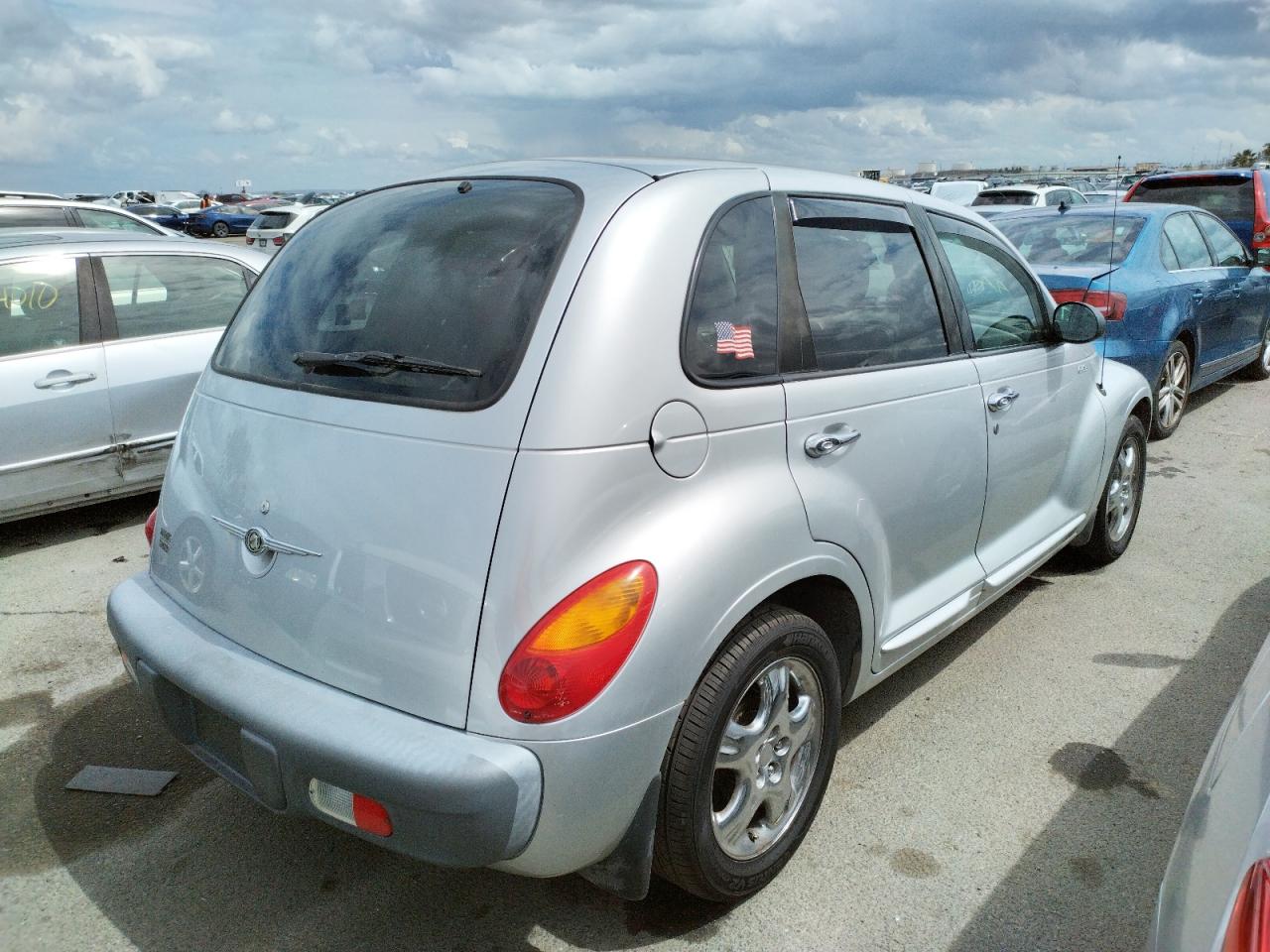 Photo 4 from auction – 2002 CHRYSLER PT CRUISER with VIN 3C8FY58B12T258537