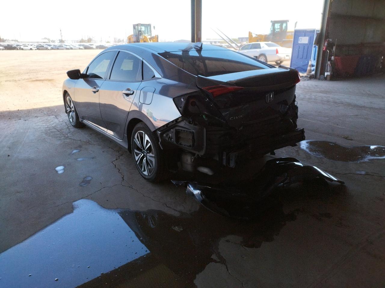 Photo 3 from auction – 2018 HONDA CIVIC EX with VIN JHMFC1F33JX015396