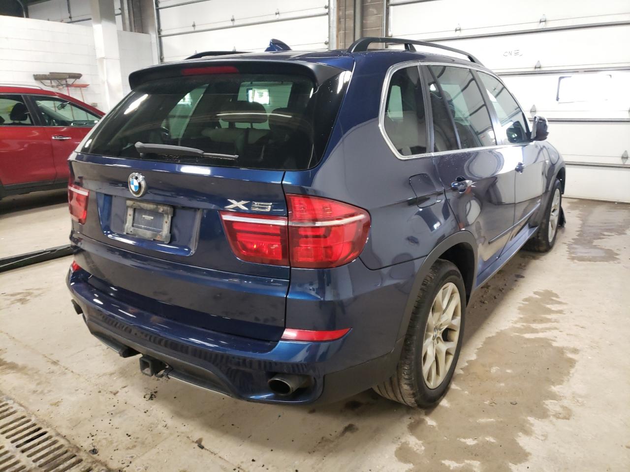 Photo 4 from auction – 2013 BMW X5 XDRIVE3 with VIN 5UXZV4C53D0E05462