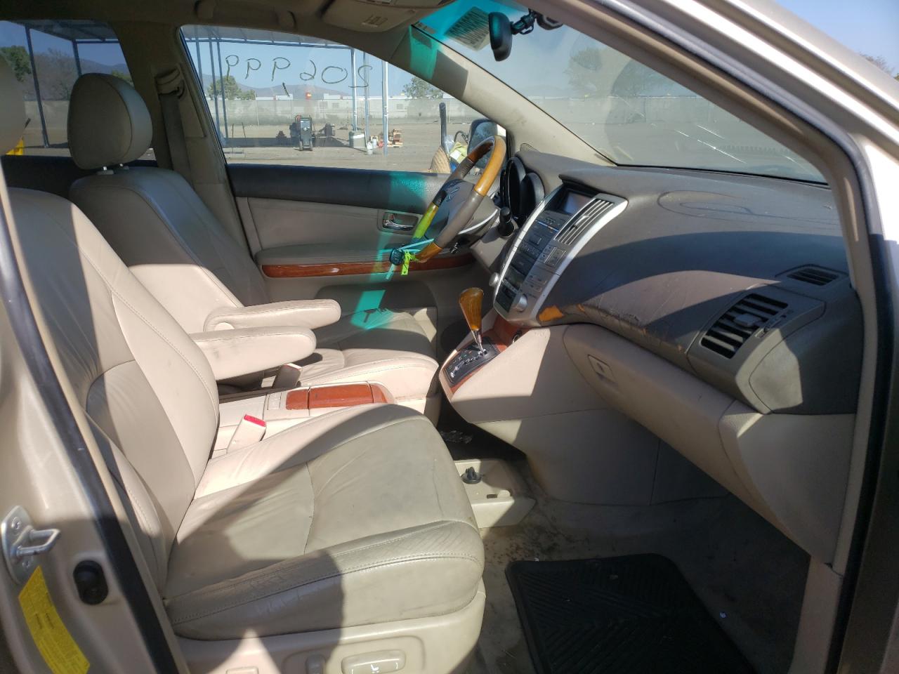 Photo 5 from auction – 2006 LEXUS RX 330 with VIN JTJGA31U260063315