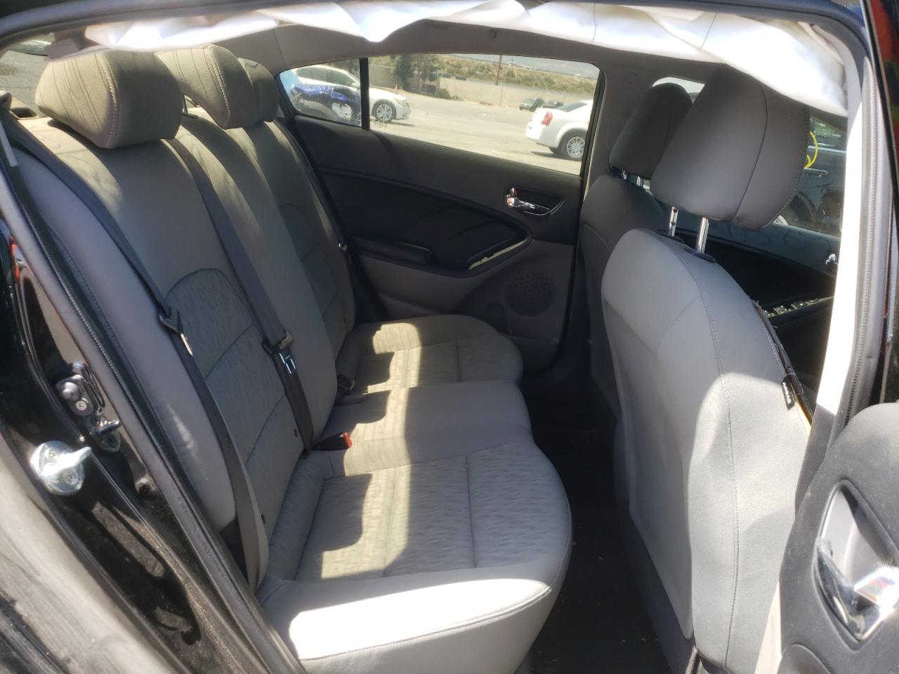 Photo 6 from auction – 2015 KIA FORTE LX with VIN KNAFK4A60F5323973