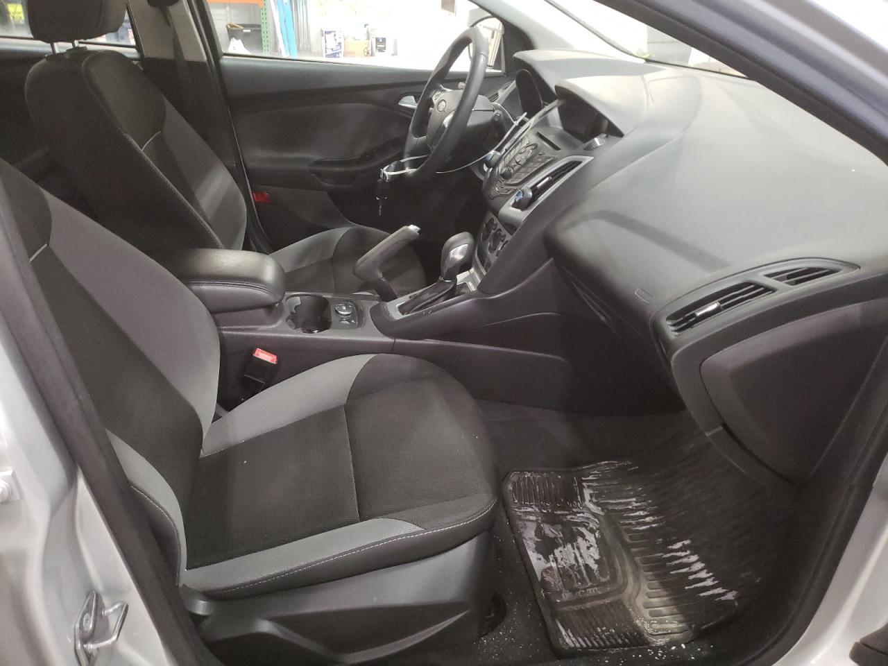 Photo 5 from auction – 2014 FORD FOCUS SE with VIN 1FADP3K21EL380426