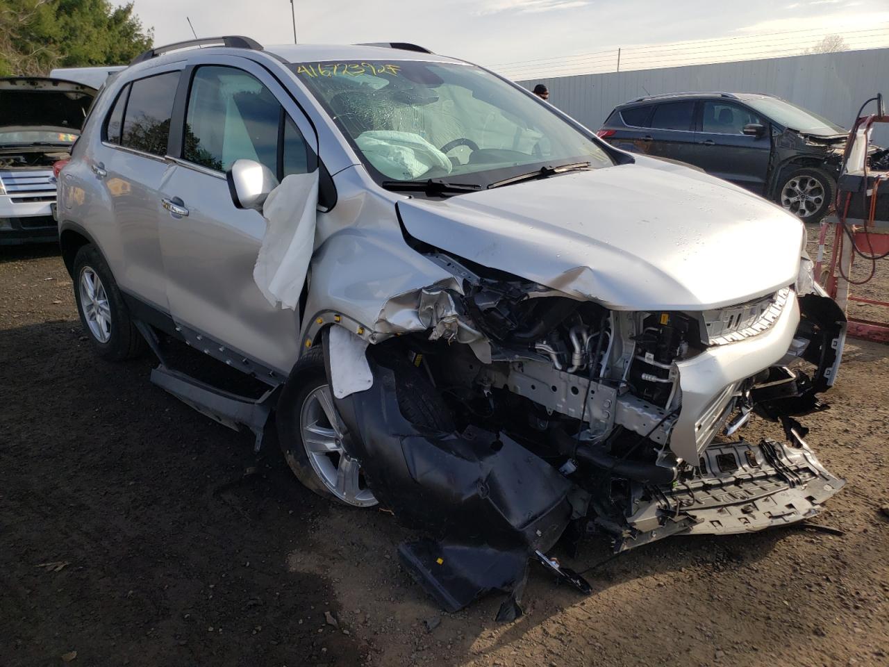 CHEVROLET TRAX 1LT 2019 with VIN KL7CJPSB0KB778661 - Photo from auction