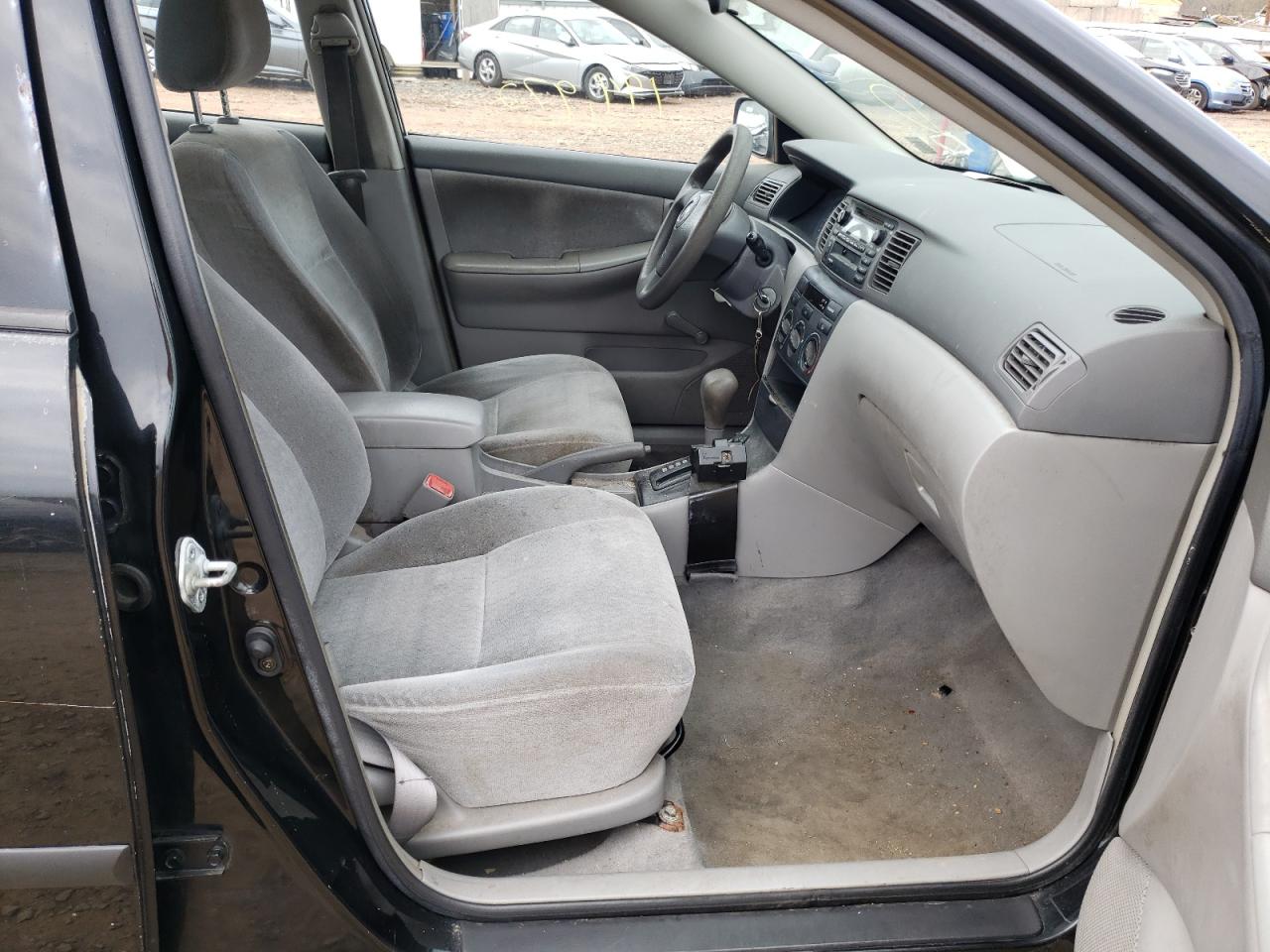 Photo 5 from auction – 2004 TOYOTA COROLLA CE with VIN JTDBR32E442023137