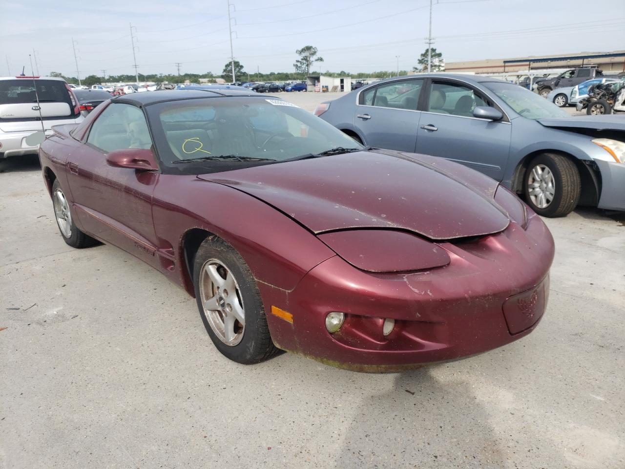 PONTIAC FIREBIRD 2000 مع رقم تعريف المركبة 2G2FS22KXY2115895 - صورة من المزاد