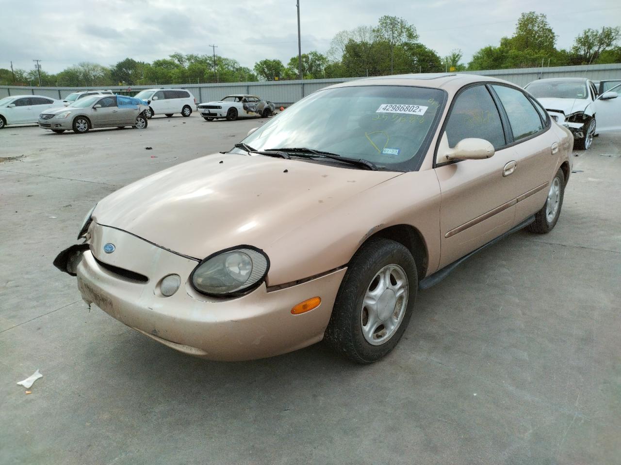 Photo 2 from auction – 1997 FORD TAURUS GL with VIN 1FALP52U4VG255888