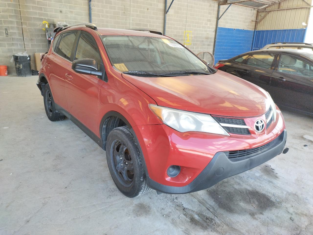 TOYOTA RAV4 LE 2015 with VIN JTMZFREV6FJ030573 - Photo from auction
